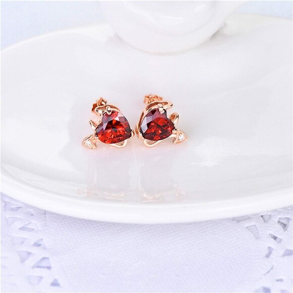 18K Gold Plated Ruby Women's Heart Stud Earrings 15mm Timeless Gift - Picture 3 of 5